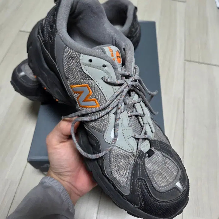 [BUNJANG] New Balance 703 Sneakers / 뉴발란스 703 280
