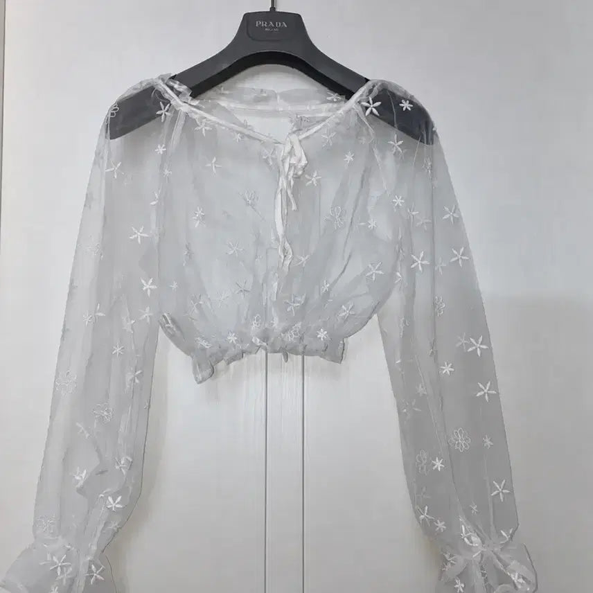 [BUNJANG] White Flower See-Through Blouse / 화이트 플라워 시스루 블라우스