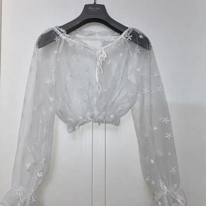 [BUNJANG] White Flower See-Through Blouse / 화이트 플라워 시스루 블라우스