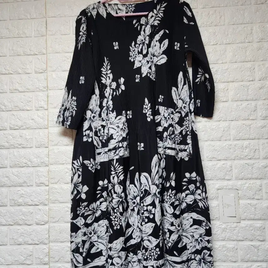 [BUNJANG] Pleated Flower Front Pocket Long Dress / 플리츠 플라워 앞포켓롱 원피스