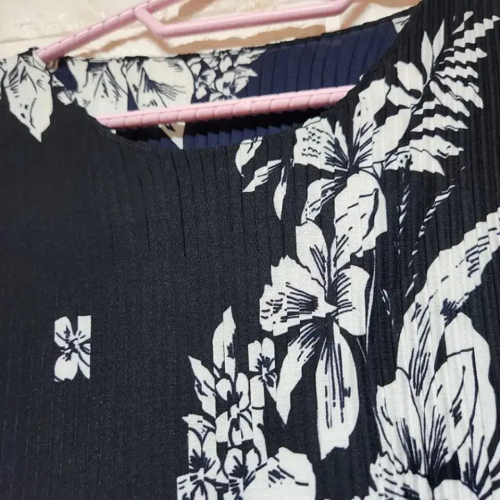 [BUNJANG] Pleated Flower Front Pocket Long Dress / 플리츠 플라워 앞포켓롱 원피스