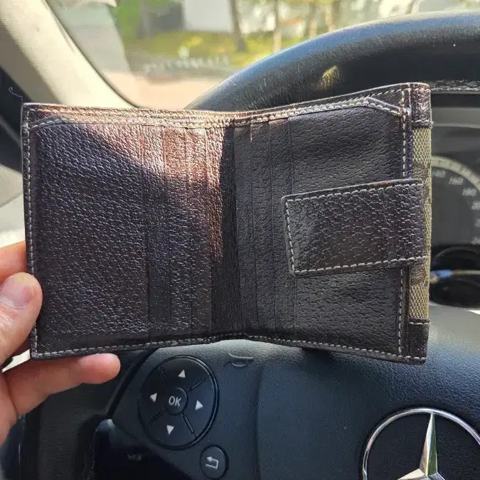 [BUNJANG] Gucci GG Logo Bifold Wallet Brown / 구찌 GG 로고 반지갑 브라운