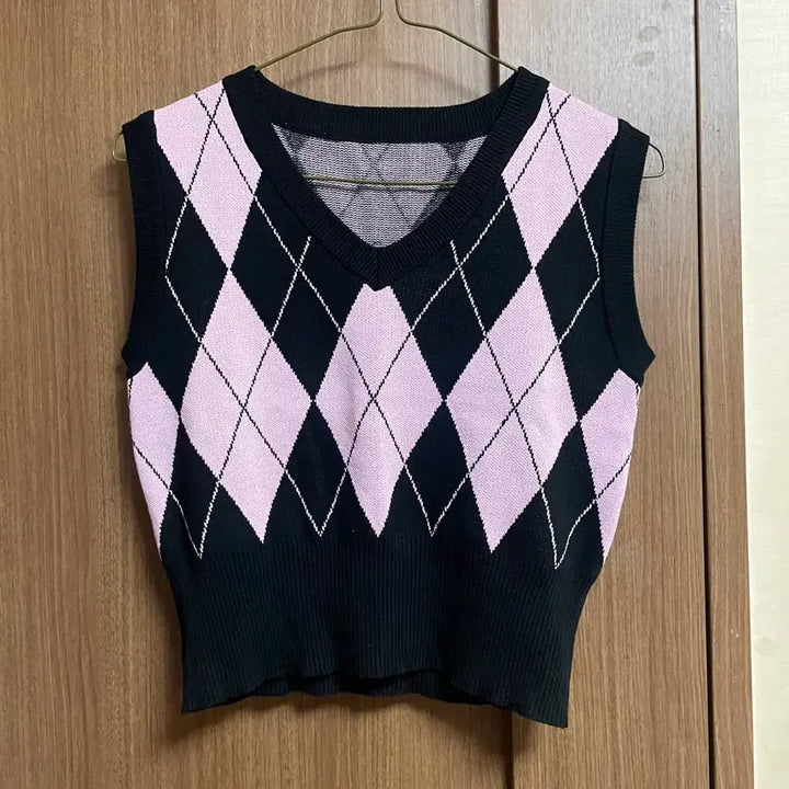 [BUNJANG] Blackpink Argyle Knit Vest / 블랙 핑크 아가일 니트 조끼