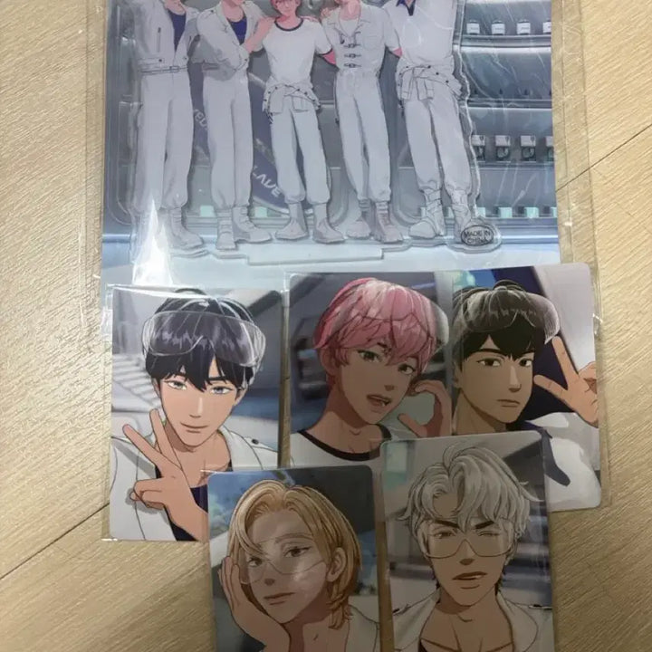 [BUNJANG] PLAVE x Mediheal Noah Acrylic Stand &amp; Photocard Set (Sealed) / 플레이브 메디힐 아크릴 + 포카 포함 미개봉