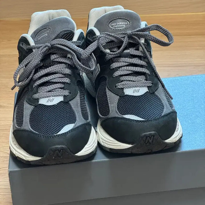 [BUNJANG] New Balance 2002R Black (280mm) / 뉴발란스 2002R 280 블랙