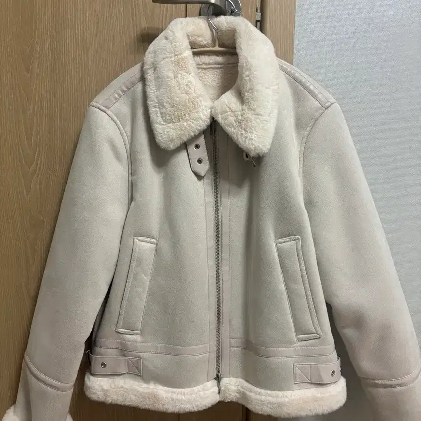 [BUNJANG] SPAO Ivory Mustang Jacket / 아이보리 스파오 무스탕