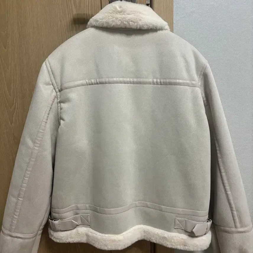 [BUNJANG] SPAO Ivory Mustang Jacket / 아이보리 스파오 무스탕