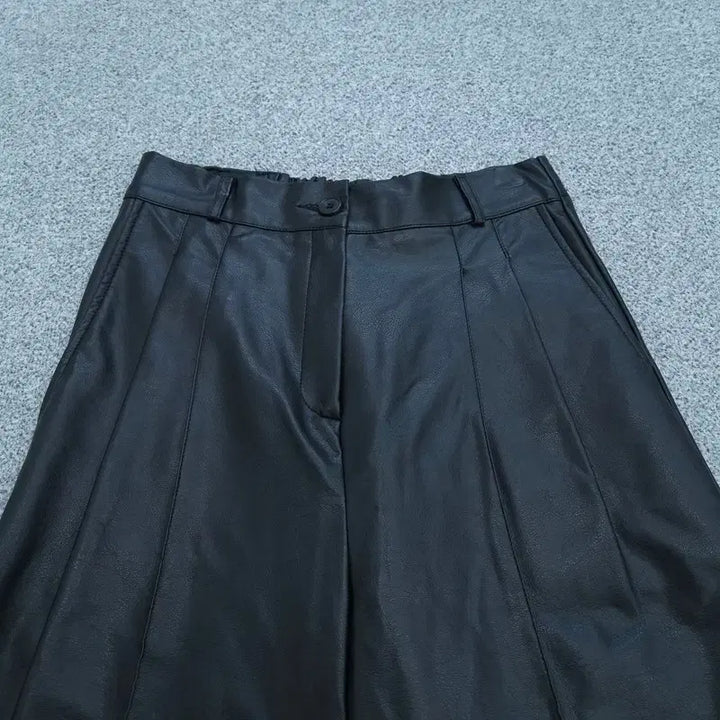 [BUNJANG] Vintage Leather Shorts / 빈티지 가죽 반바지 | 0504B36