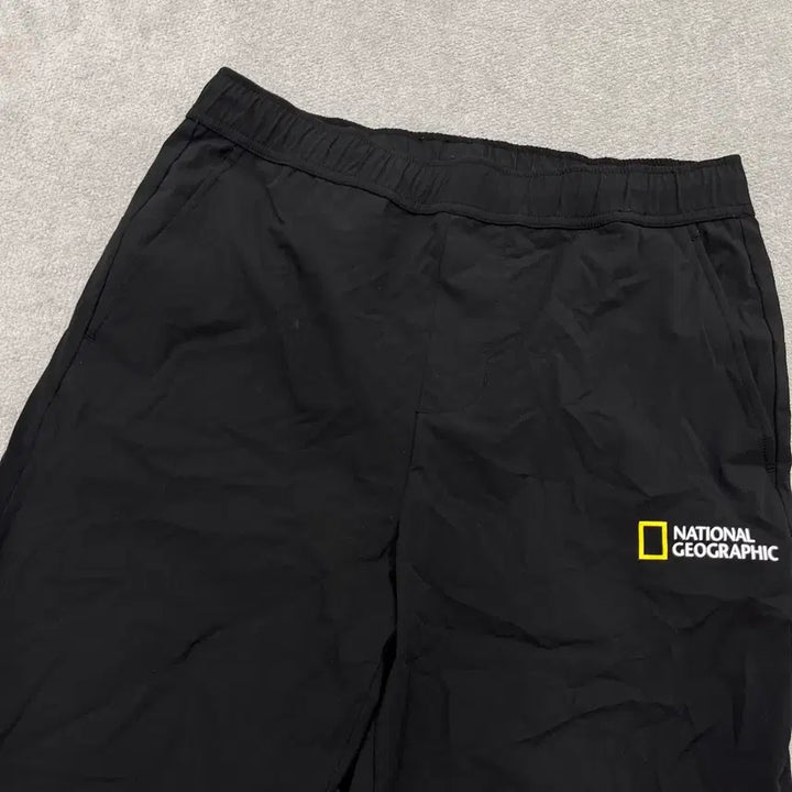 [BUNJANG] National Geographic Black Shorts / 81 내셔널지오그래픽 블랙 반바지