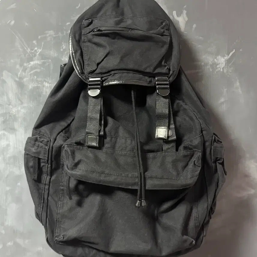 [BUNJANG] Hatching Room Lucksack Backpack / 해칭룸 럭색(백팩)