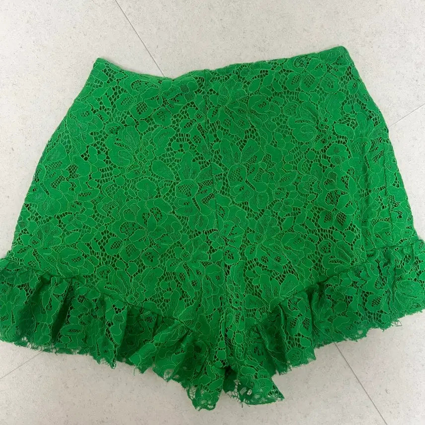 [BUNJANG] Zara Lace Frill Shorts / (택달린 새상품) 자라 zara 레이스 프릴 쇼츠 반바지 S