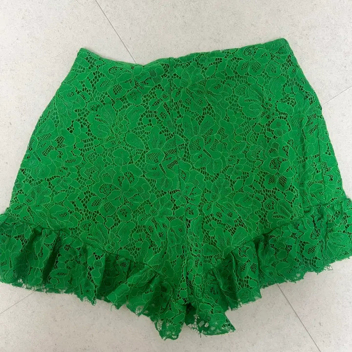 [BUNJANG] Zara Lace Frill Shorts / (택달린 새상품) 자라 zara 레이스 프릴 쇼츠 반바지 S