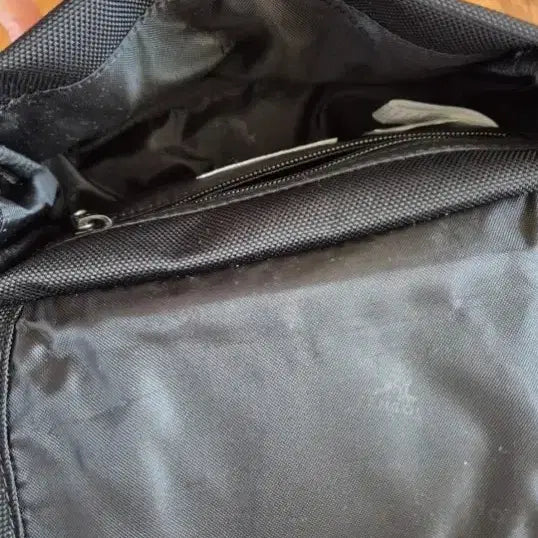 [BUNJANG] Kangol Mini Crossbody Bag / 캉골 미니 크로스백
