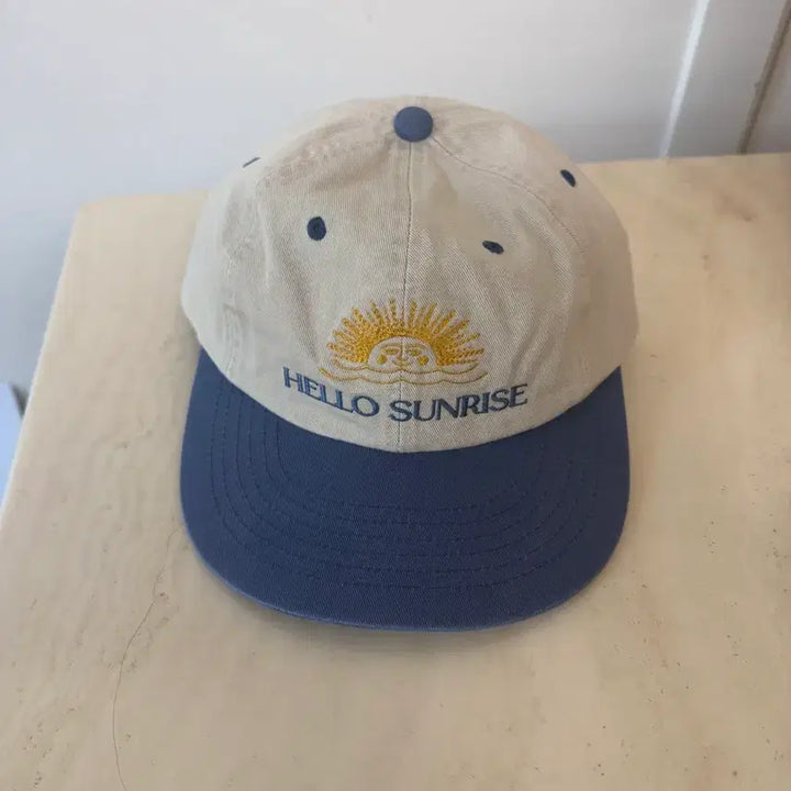 [BUNJANG] Hello Sunrise 6 Panel Cap (Ivory/Vintage Blue) / 헬로선라이즈 볼캡 모자 아이보리/블루
