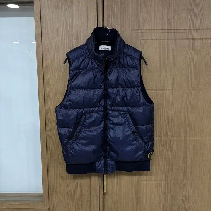 [BUNJANG] Stone Island Genuine Garment Dyed Navy Badge Puffer Vest L / 스톤아일랜드 정품 가먼트 다잉 네이비 와펜 패딩 조끼 베스트 (L)