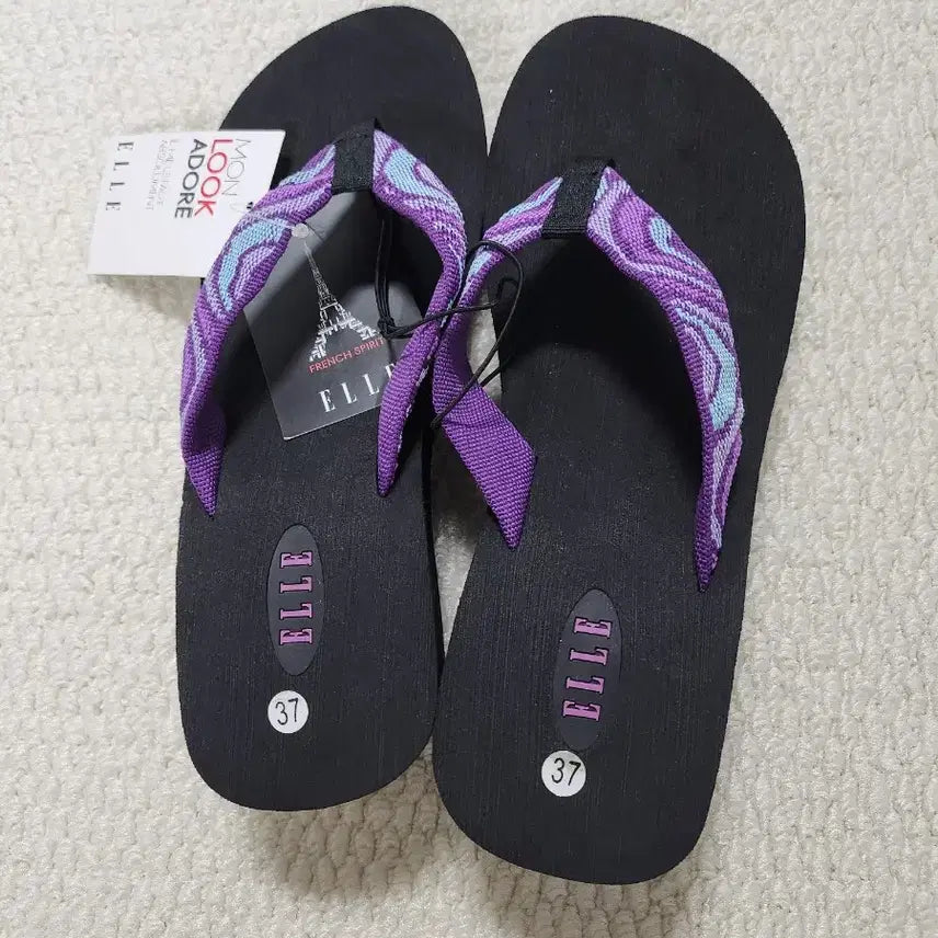 [BUNJANG] ELLE Black Flip-Flop Sandals with Pink Strap Detail / ELLE 엘르 블랙 쪼리 여성 샌들.새상품