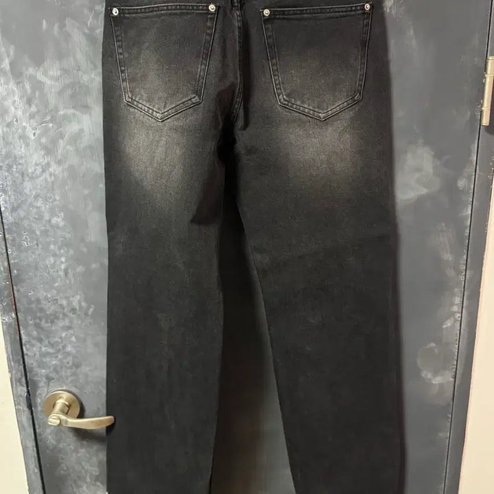 [BUNJANG] COER Canton Fly Straight Denim Pants M (Washed Black) / 쿠어 켄톤 플라이 스트레이트 데님 팬츠 M (워시드블랙)