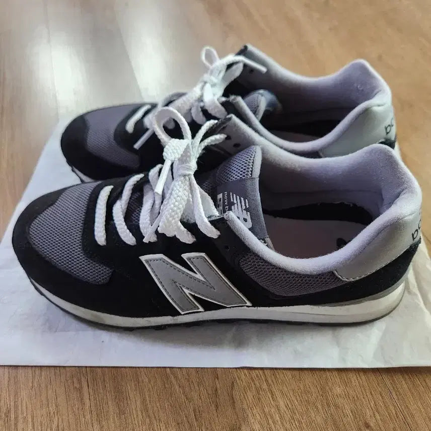 [BUNJANG] New Balance 574 Black/Grey Sneakers Size 275 / 뉴발란스 574 블랙/그레이 275 사이즈