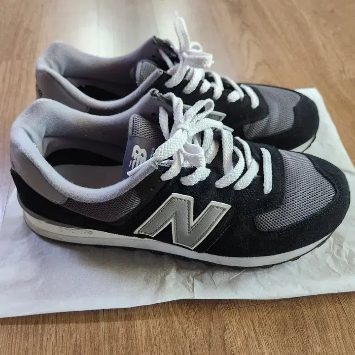 [BUNJANG] New Balance 574 Black/Grey Sneakers Size 275 / 뉴발란스 574 블랙/그레이 275 사이즈