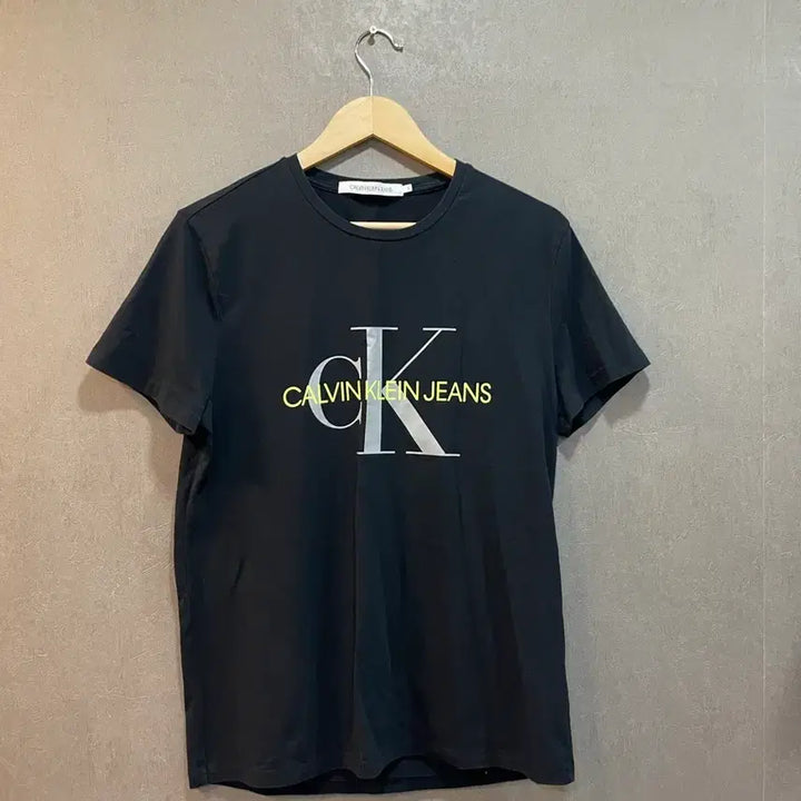 [BUNJANG] Calvin Klein Jeans Black Short Sleeve T-Shirt / 캘빈클라인진 블랙 반팔티셔츠