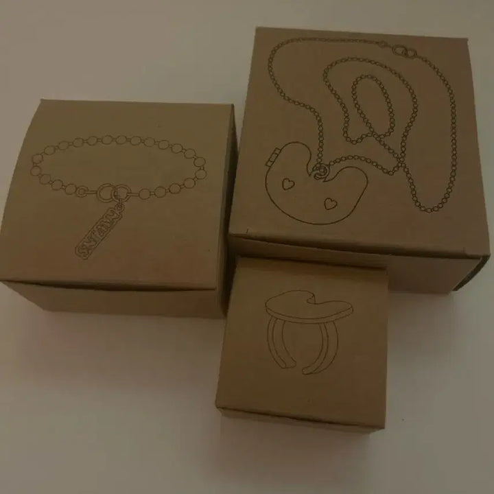 [BUNJANG] NewJeans Bunnes Club Necklace / 뉴진스 악세사리 NewJeans Bunnes Club Necklace