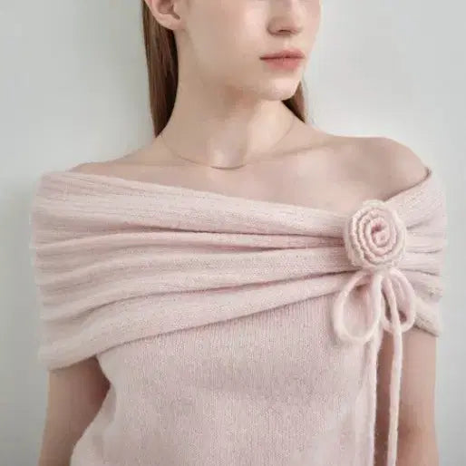 [BUNJANG] Mongdol Flower Alpaca Pink Off-Shoulder / 몽돌 플라워 알파카 핑크 오프숄더 (택도안뗀 새옷)