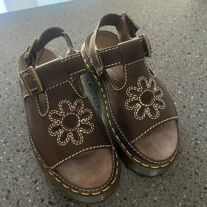 [BUNJANG] Dr. Martens The Netflower 35 / 닥터마틴 더넷플라워 35 새상품