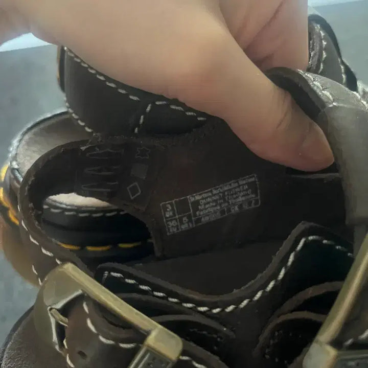 [BUNJANG] Dr. Martens The Netflower 35 / 닥터마틴 더넷플라워 35 새상품