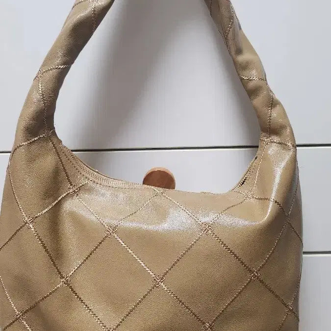 [BUNJANG] Time Quilting Shoulder Bag Beige / 타임 퀼팅 숄더백 베이지(정품)