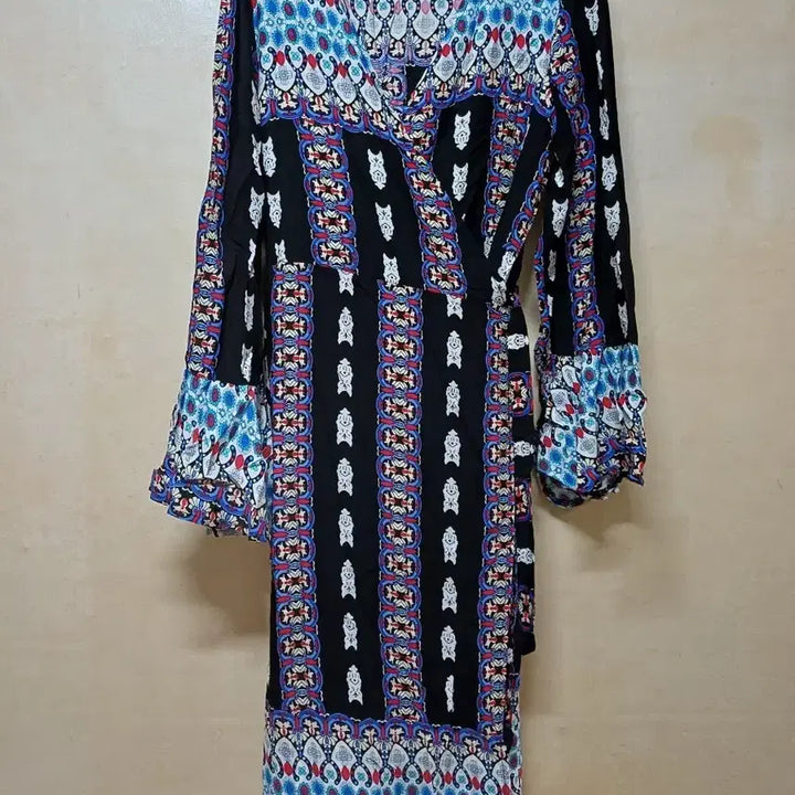 [BUNJANG] Wrap Midi Dress with Unique Pattern / 원피스