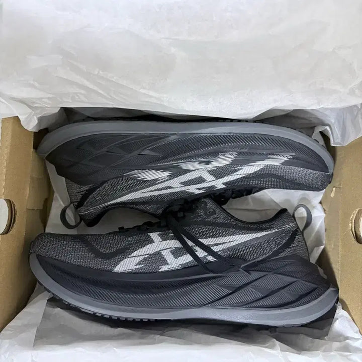 [BUNJANG] ASICS Superblast 2 Black White / 아식스 슈퍼블라스트 2 블랙 화이트