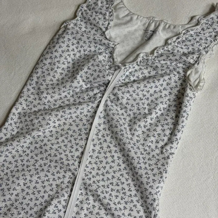 [BUNJANG] Brandy Melville Blue Floral Cami Top / 브랜디멜빌 블루 플라워 잔꽃 나시 탑