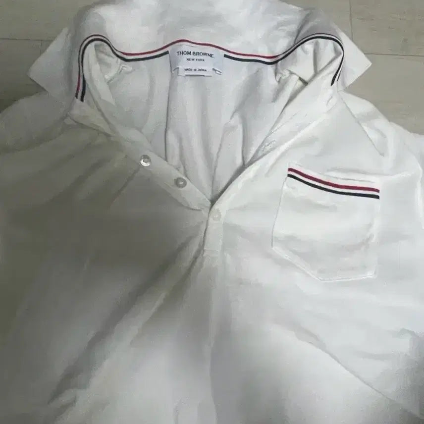 [BUNJANG] Thom Browne White Tricolor Stripe Pocket Short Sleeve T-Shirt / 톰브라운 화이트 삼선 포켓 반팔티