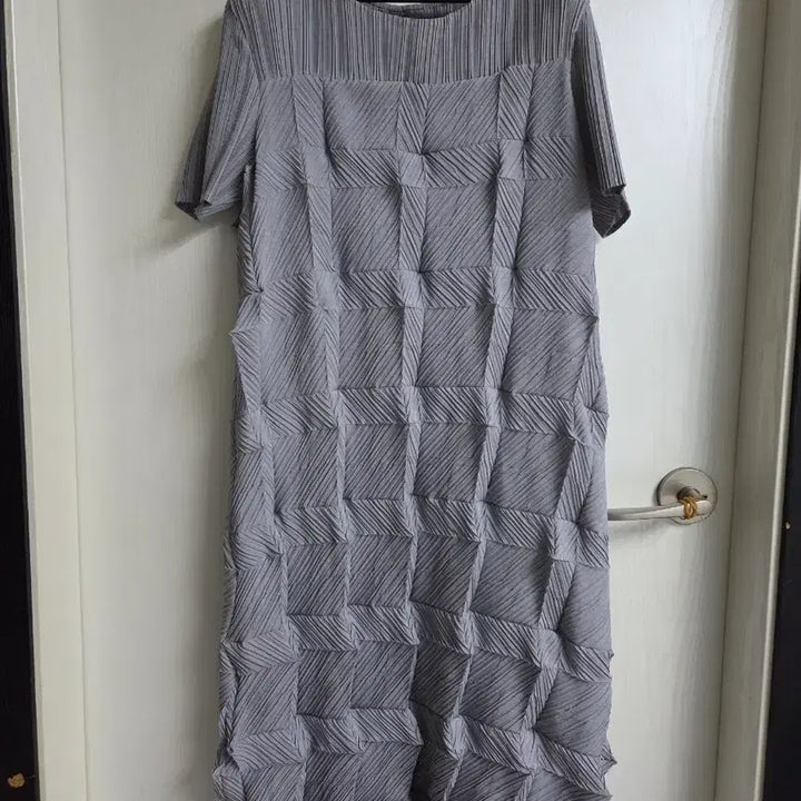 [BUNJANG] Unique Pleats Long Dress - Gray / 유니크한 플리츠 주름 롱 원피스 그레이