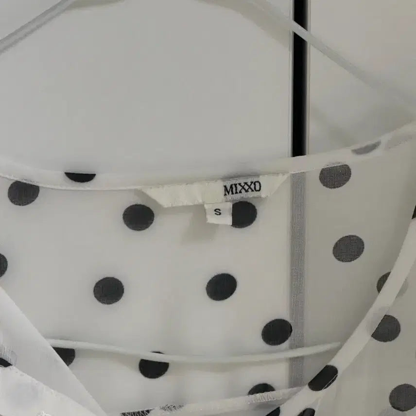 [BUNJANG] MIXXO White Black Dot Blouse / MIXXO 흰색 검정 도트 블라우스