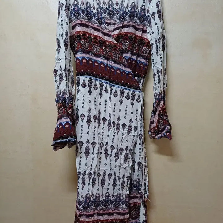 [BUNJANG] Midi Wrap Dress with Unique Pattern / 원피스