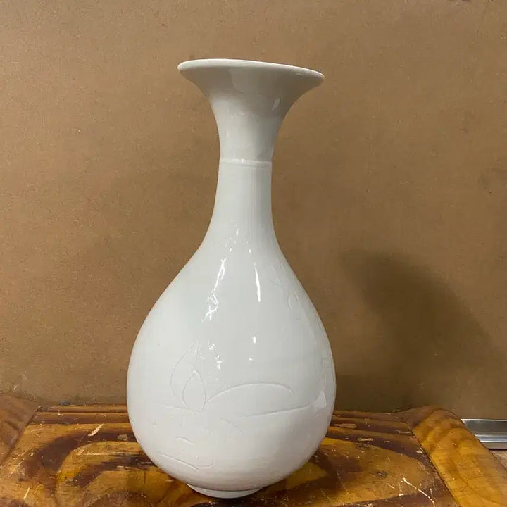 [BUNJANG] White Porcelain Trumpet Vase / 백자 도자기 나팔 주병