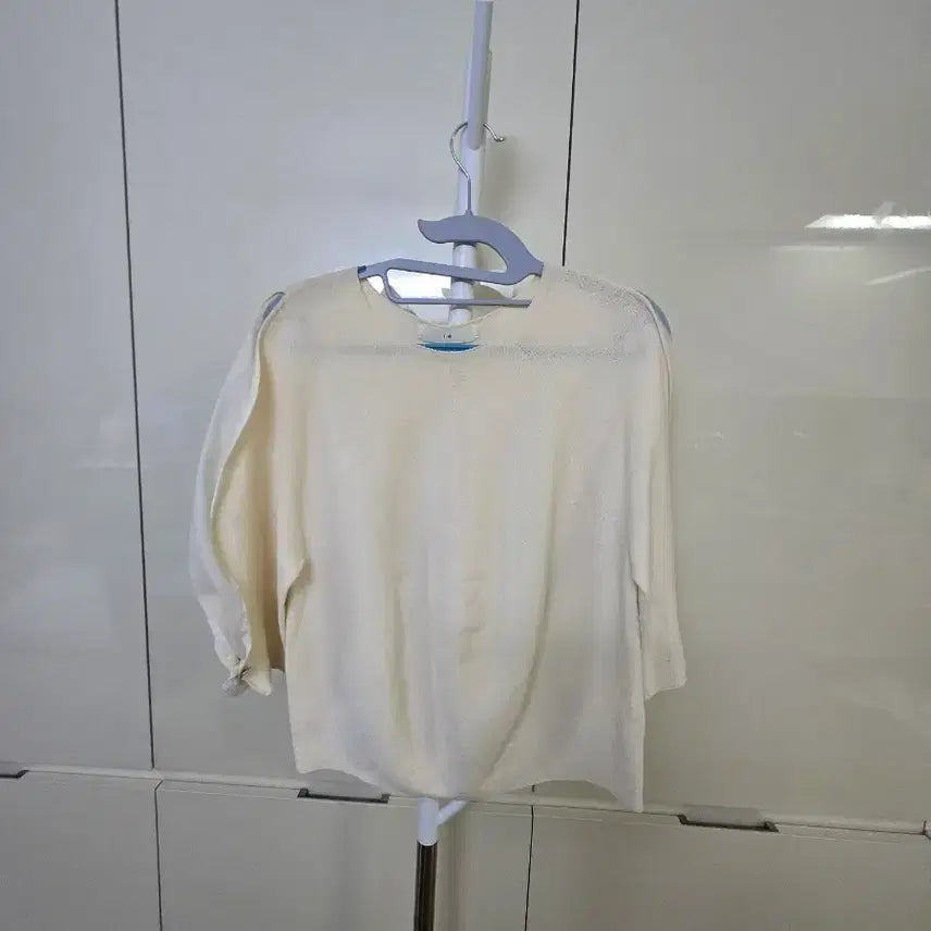 [BUNJANG] Ivory Long Sleeve Knit T-Shirt / 아이보리색 긴팔 니트 티셔츠
