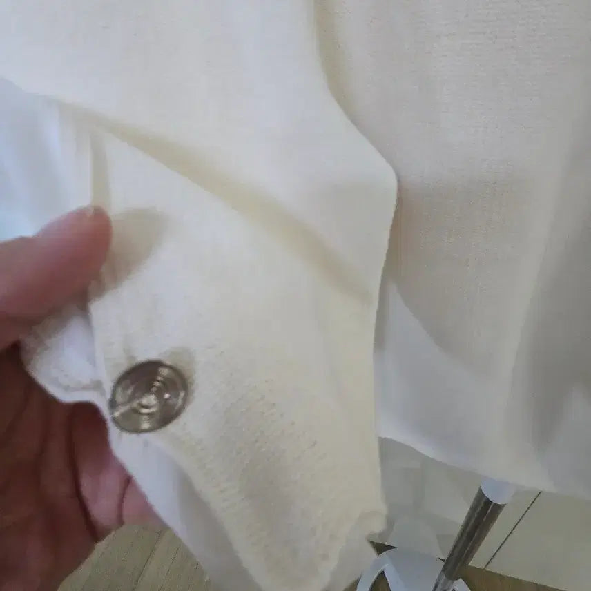 [BUNJANG] Ivory Long Sleeve Knit T-Shirt / 아이보리색 긴팔 니트 티셔츠