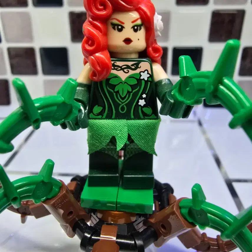 [BUNJANG] LEGO Poison Ivy Minifigure with Vine / 레고 포이즌아이비