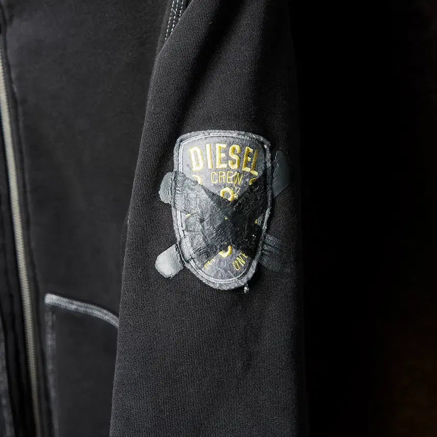 [BUNJANG] Diesel 90s-2000s Enamel Logo Boa Fleece Hooded Zip-Up Jacket / [90] 90s~ 디젤 에나멜 로고 보아 플리스 후드집업 블랙