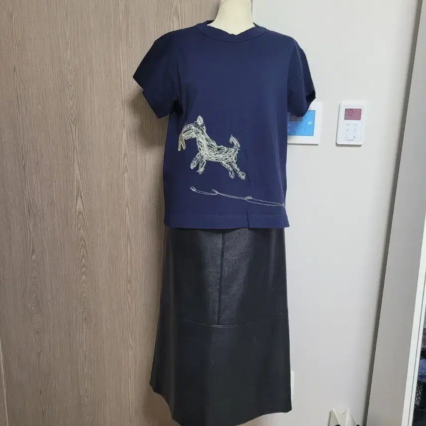 [BUNJANG] YOSHI KONDOS Navy Dog Print Short Sleeve T-Shirt / YOSHI KONDOS 네이비 강아지 프린팅 반팔 티셔츠