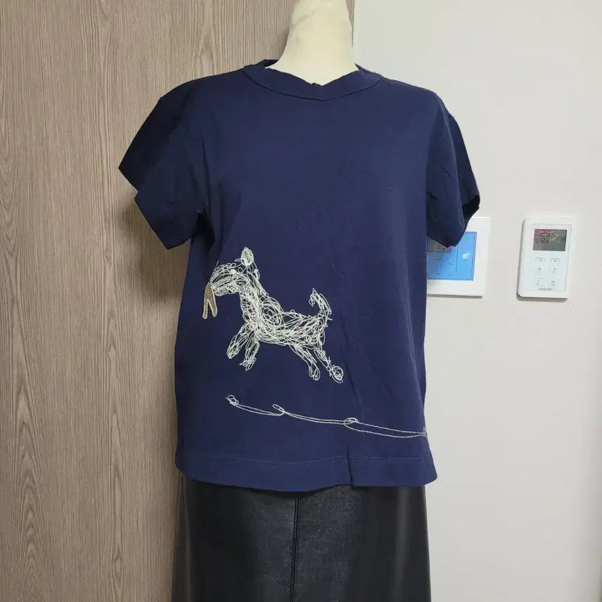 [BUNJANG] YOSHI KONDOS Navy Dog Print Short Sleeve T-Shirt / YOSHI KONDOS 네이비 강아지 프린팅 반팔 티셔츠
