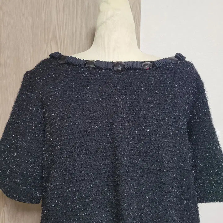 [BUNJANG] ST. JOHN Black Sequin Tweed Short-Sleeve Top / 센존 ST. JOHN 블랙 트위드 반짝이 반팔 상의