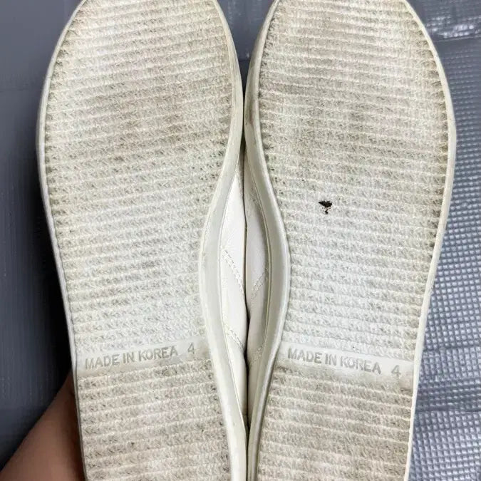 [BUNJANG] Connemara White Sneakers / 콘네마 화이트 스니커즈 240 판매합니다.