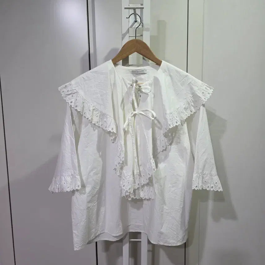 [BUNJANG] MAZZI Lace Collar Blouse - White / MAZZI 레이스 칼라 블라우스 화이트