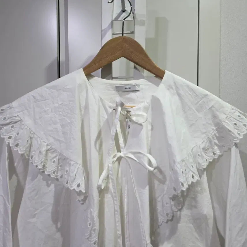 [BUNJANG] MAZZI Lace Collar Blouse - White / MAZZI 레이스 칼라 블라우스 화이트