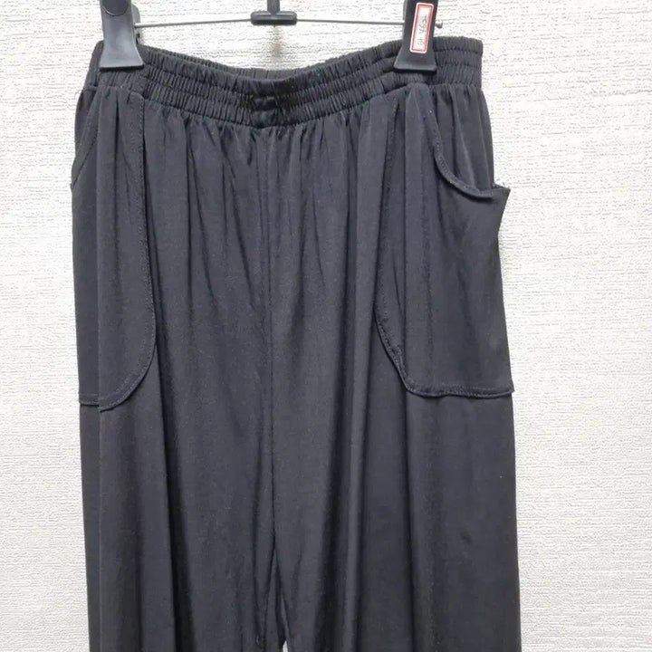 [BUNJANG] Black Cotton Wide-Leg Pants with Butterfly Embroidery / 바462 배기 바지