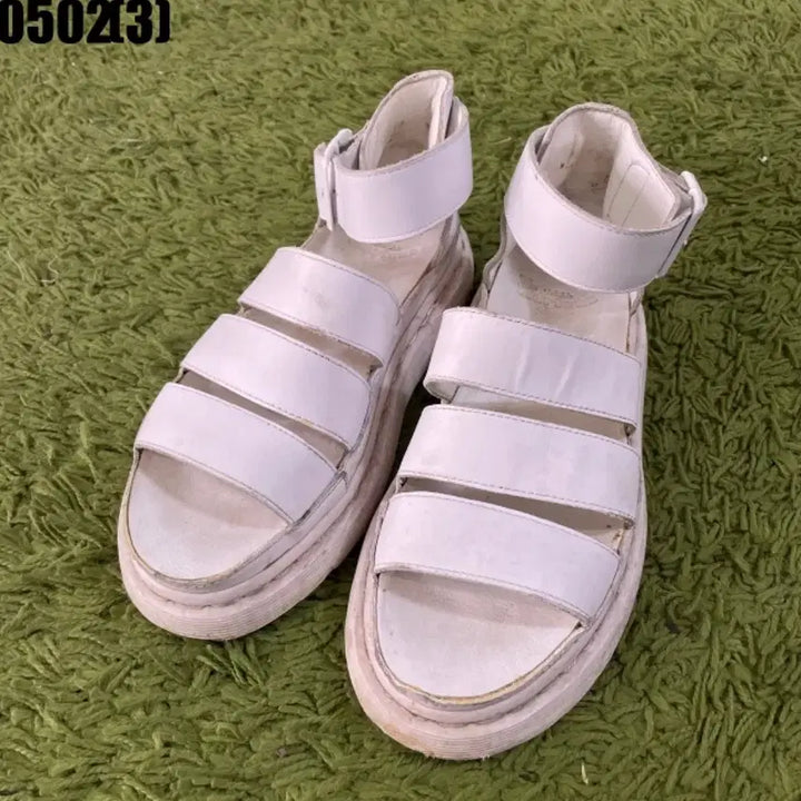 [BUNJANG] Dr. Martens White Leather Strap Sandals / 닥터마틴 화이트 레더 스트랩 샌들37 0502