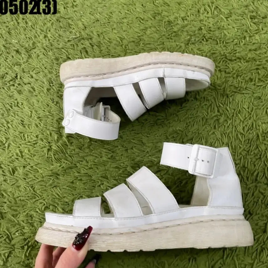 [BUNJANG] Dr. Martens White Leather Strap Sandals / 닥터마틴 화이트 레더 스트랩 샌들37 0502